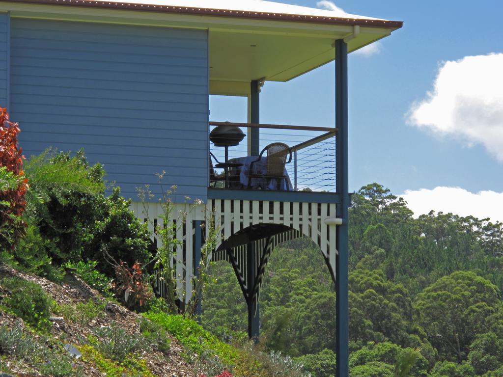 Jacaranda Creek Farmstay And B&B Sunshine Coast Room photo